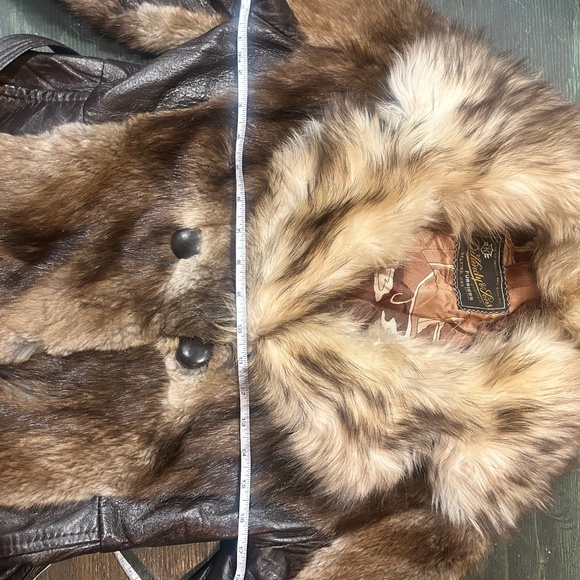 Fabulous Fur coat - Picture 8 of 11